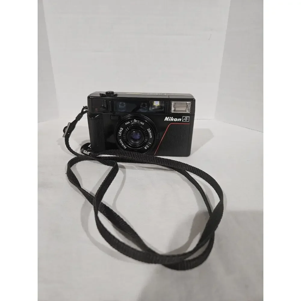 Nikon Pikaichi L35AF ISO 1000 Point and Shoot Works